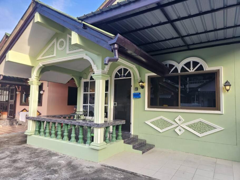 Karon Beach Holiday Home エクステリア 写真